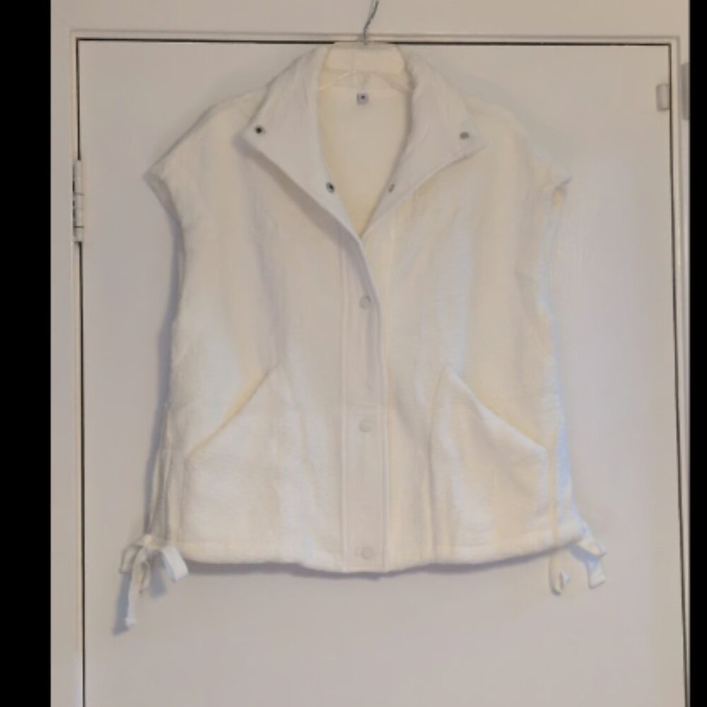 Women's Cream White Oversize Fleece Sherpa Button Vest Pockets Medium New w/tags